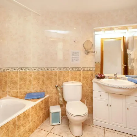 Apartment Palmiers I-1 By Interhome Llanca